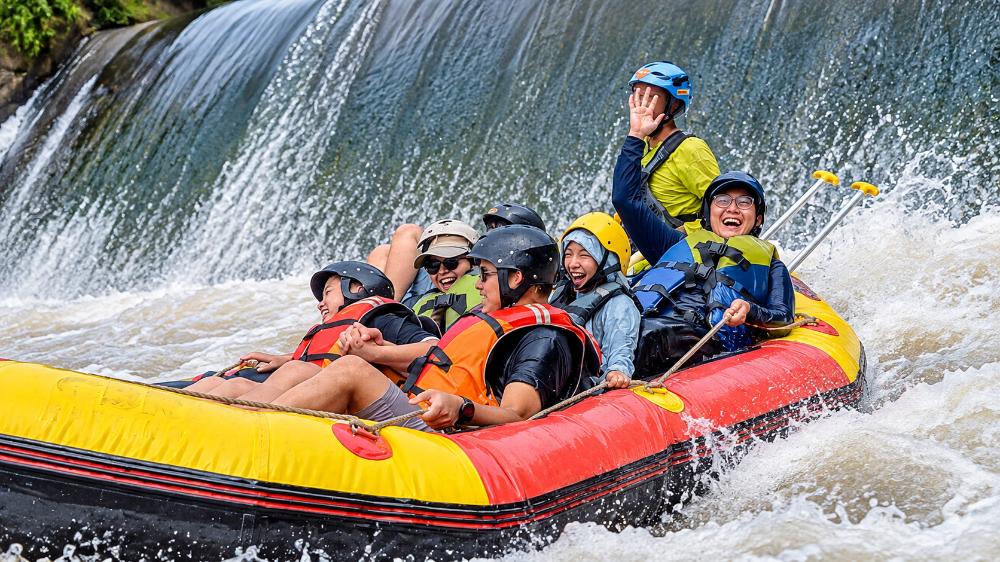 Harga Rafting Bogor Terbaru: Paket Sungai Cisadane Caringin
